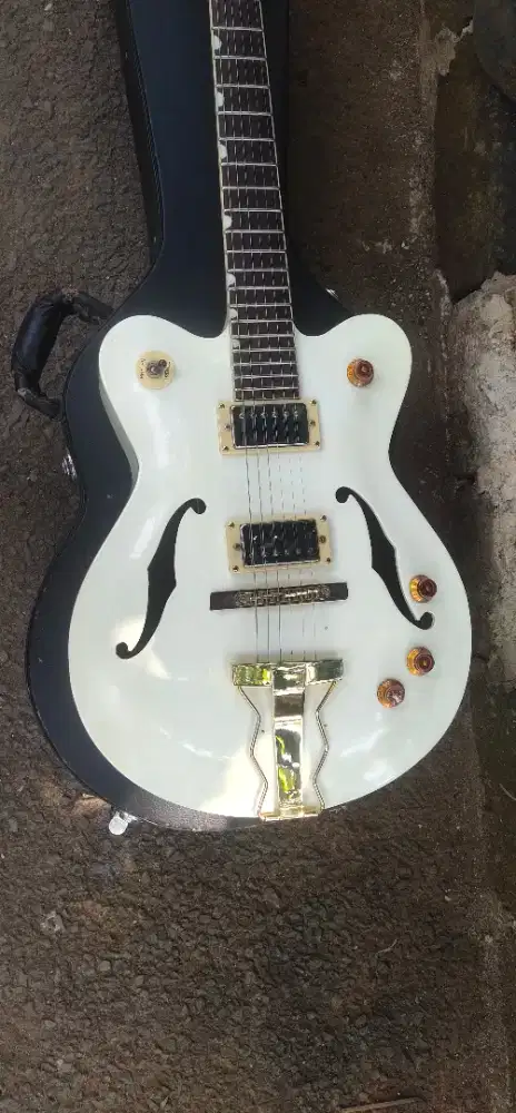 Guitar hallobody handmade