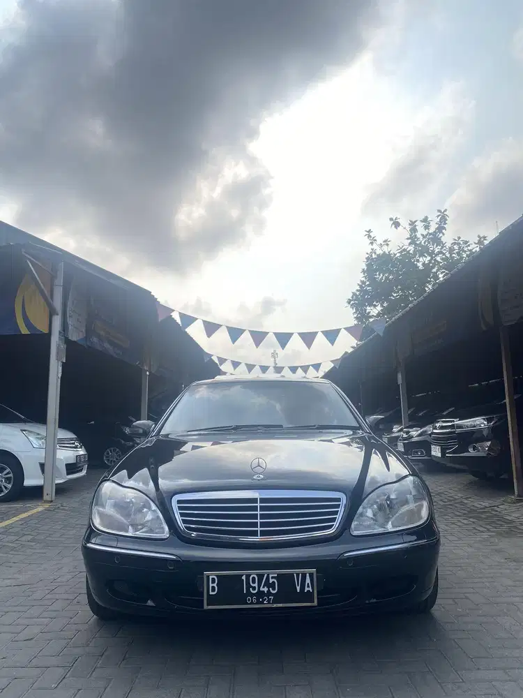 Mercedes Benz S320L W220 2002 Hitam lowKM 46rb Asli