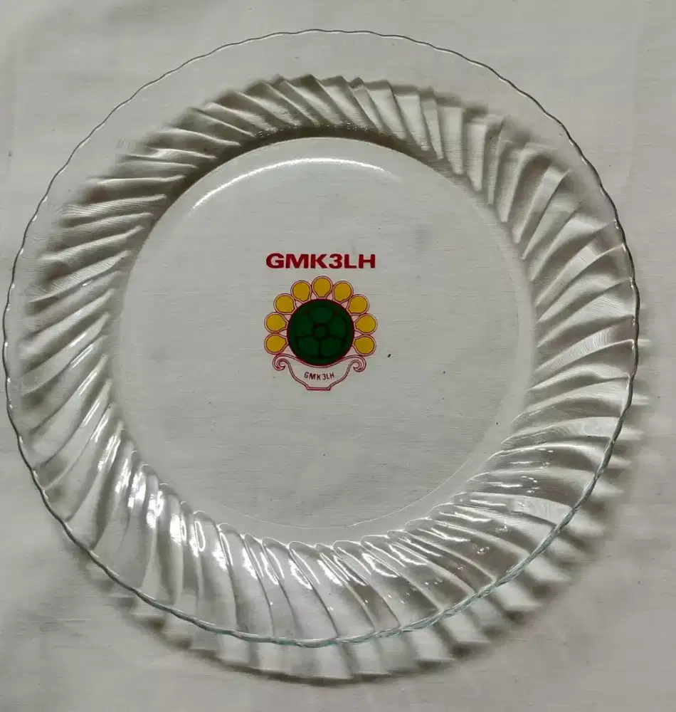 12 buah piring makan kaca (1set)