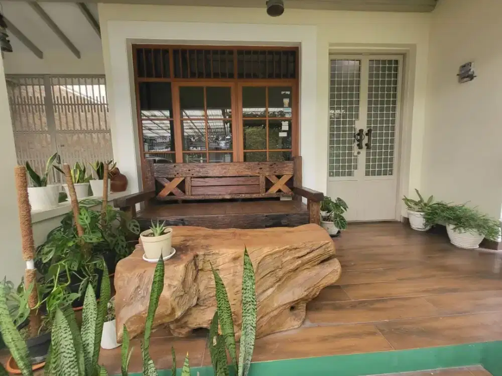 Rumah Murah Bangunan Bagus 2 Lantai  Gatot Subroto