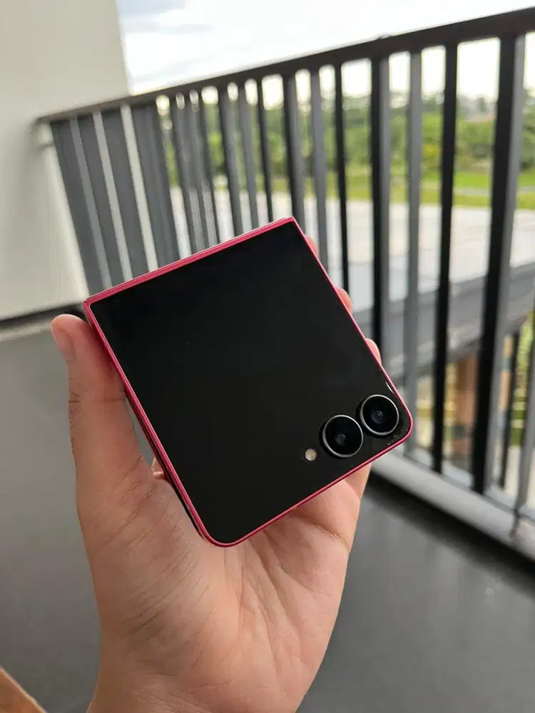 DIJUAL SAMSUNG Z FLIP 7 256 coral red
