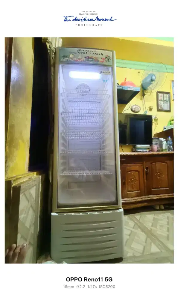 di jual showcase merek gessio
