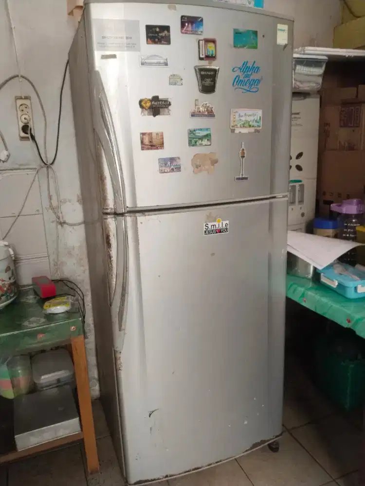 Kulkas sharp 2pintu