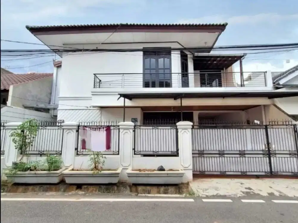 S668 Rumah 2 Lantai 180 m2 Murah di Rawamangun Jakarta Timur