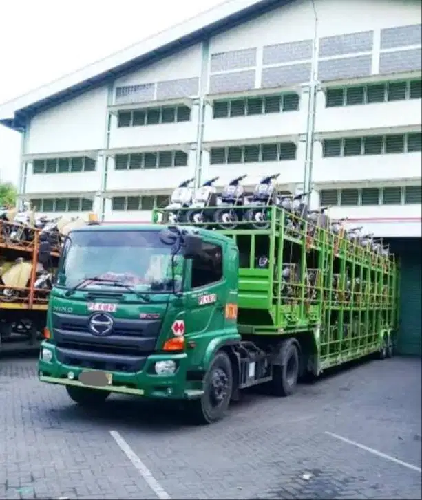 Supir trailer h*nda