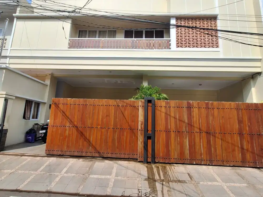 H02 Rumah Mewah Private Pool Cempaka Putih Tengah Jakarta Pusat