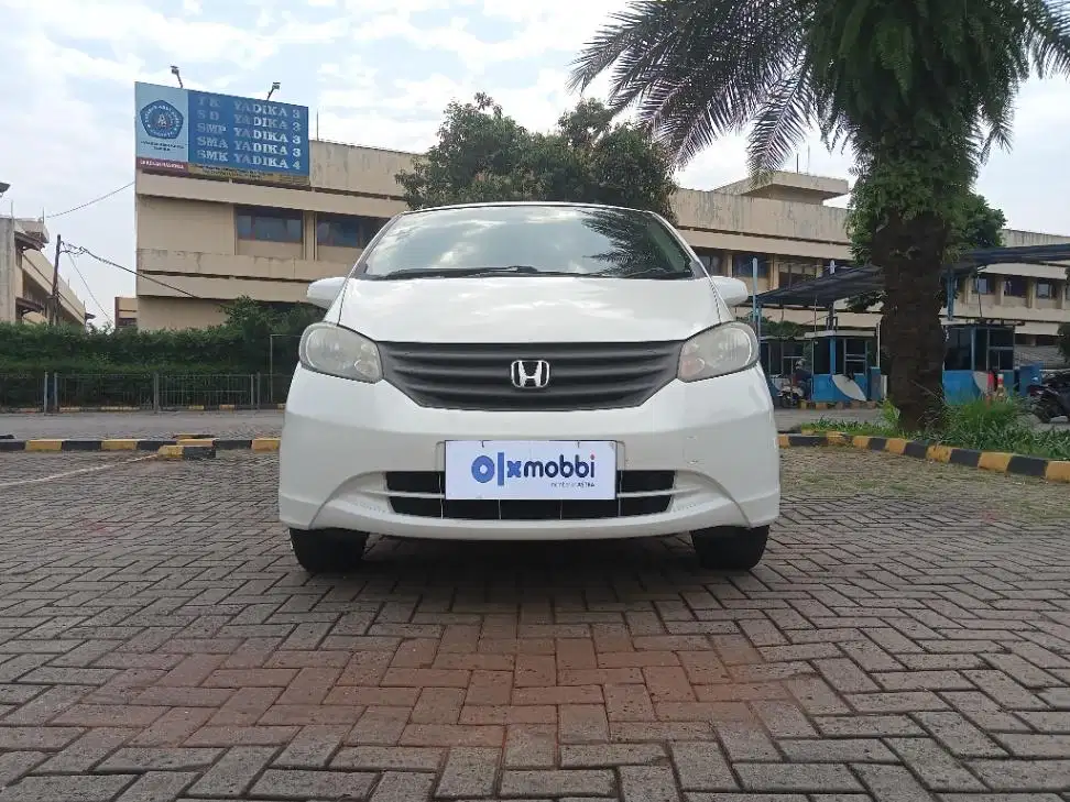 TDP 6,JT Honda Freed 1.5 S Bensin-AT Putih 2012