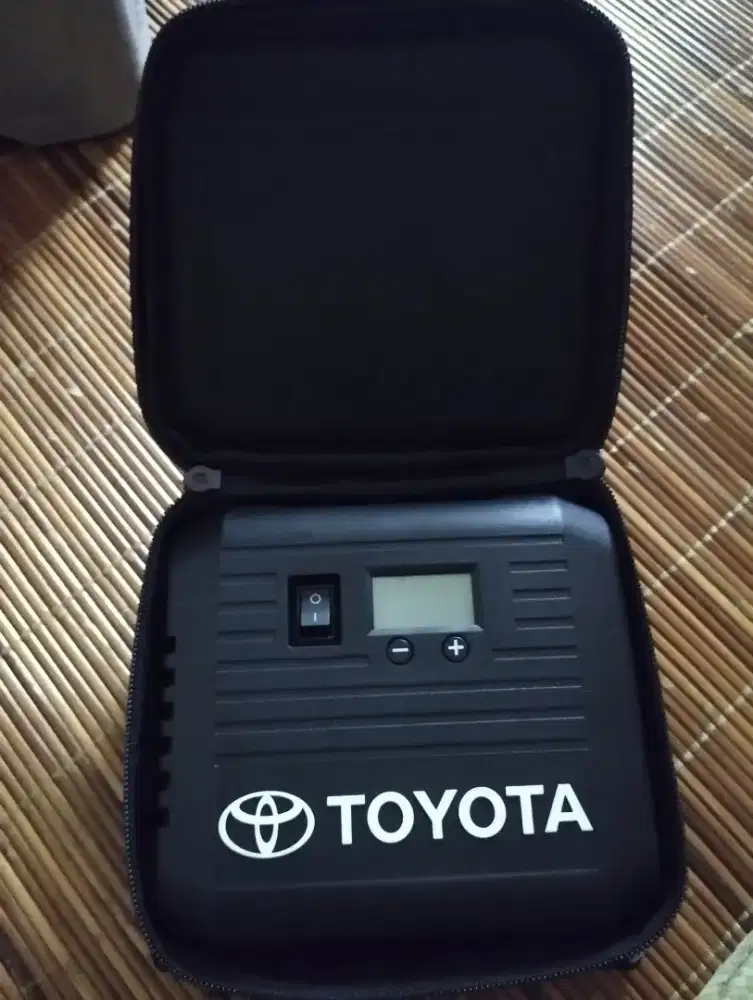 POMPA portable original toyota VRZ