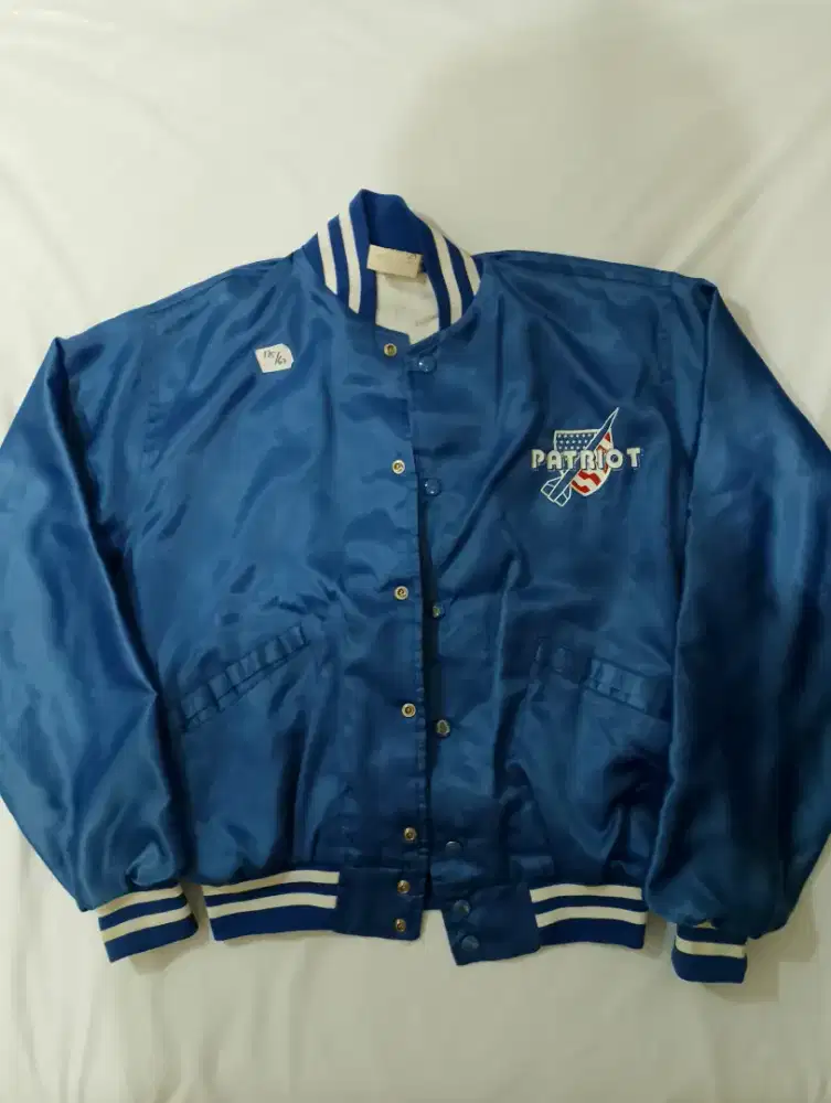 Jaket Varsity by. Windless