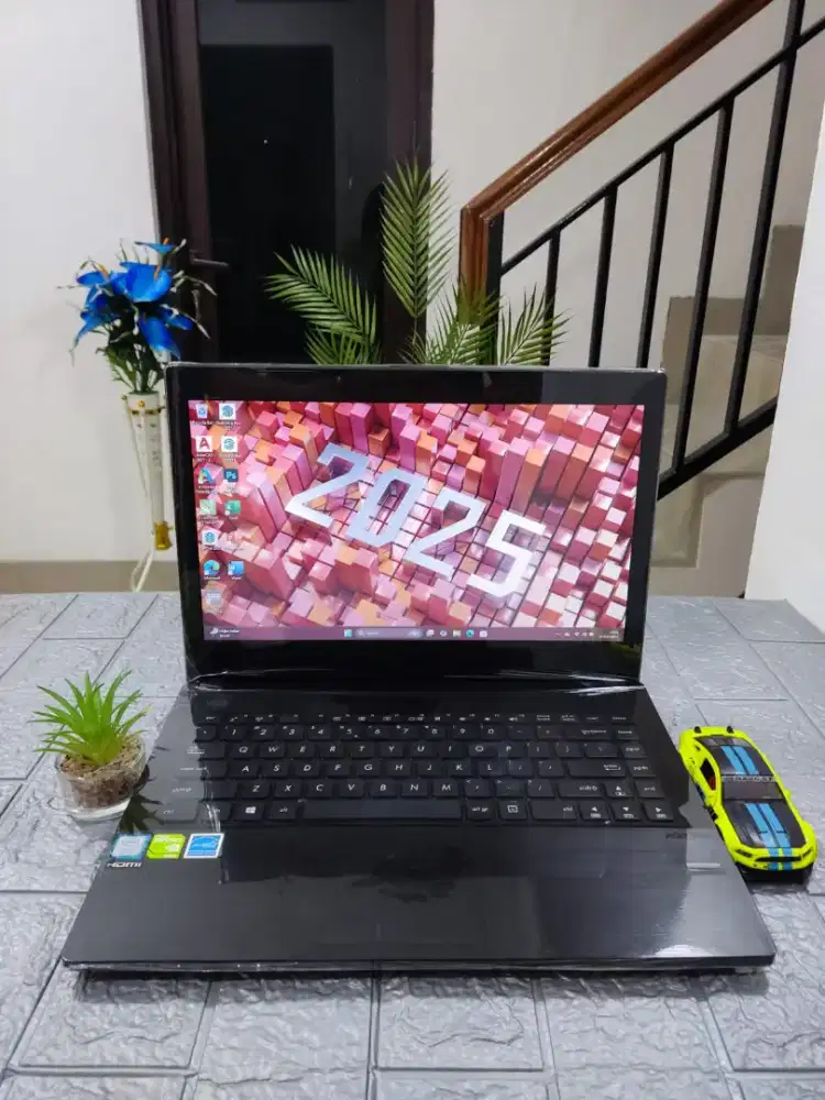 ASUS Pro P2240UQ [RAM 8GB/SSD/NVIDIA]