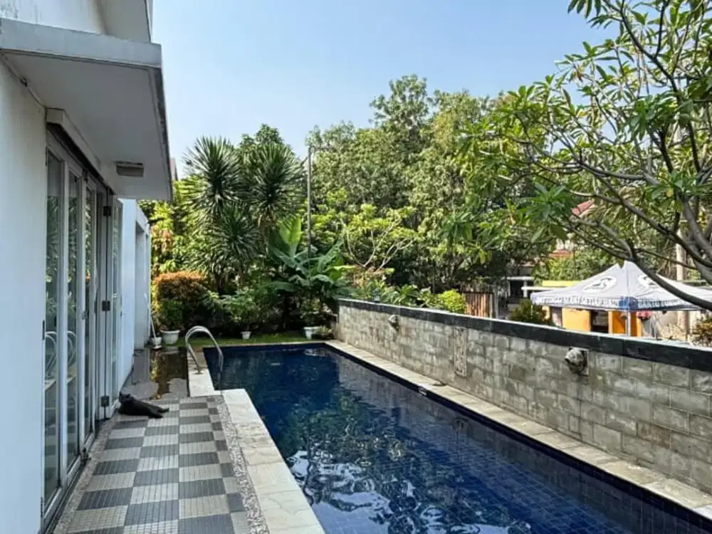 Rumah mewah dgn pool pribadi di Bilyymoon pondok kelapa jakarta timur