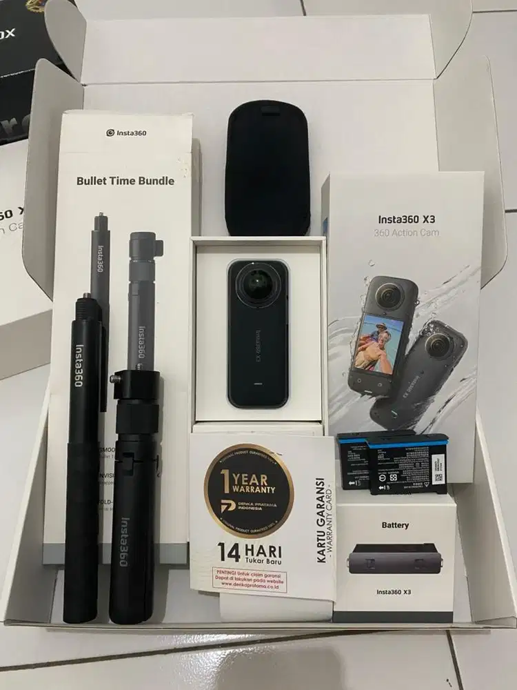 Insta360 X3 Action Camera Waterproof Creator Kit