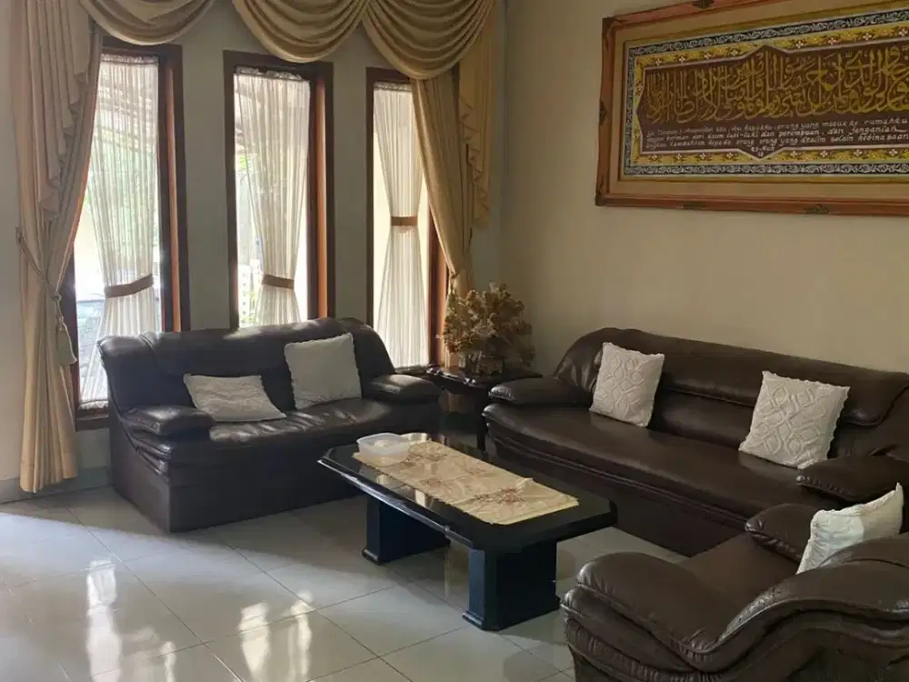 Rumah Mewah 2 Lantai di Kawasan Cimahi Cibabat Cihanjuang