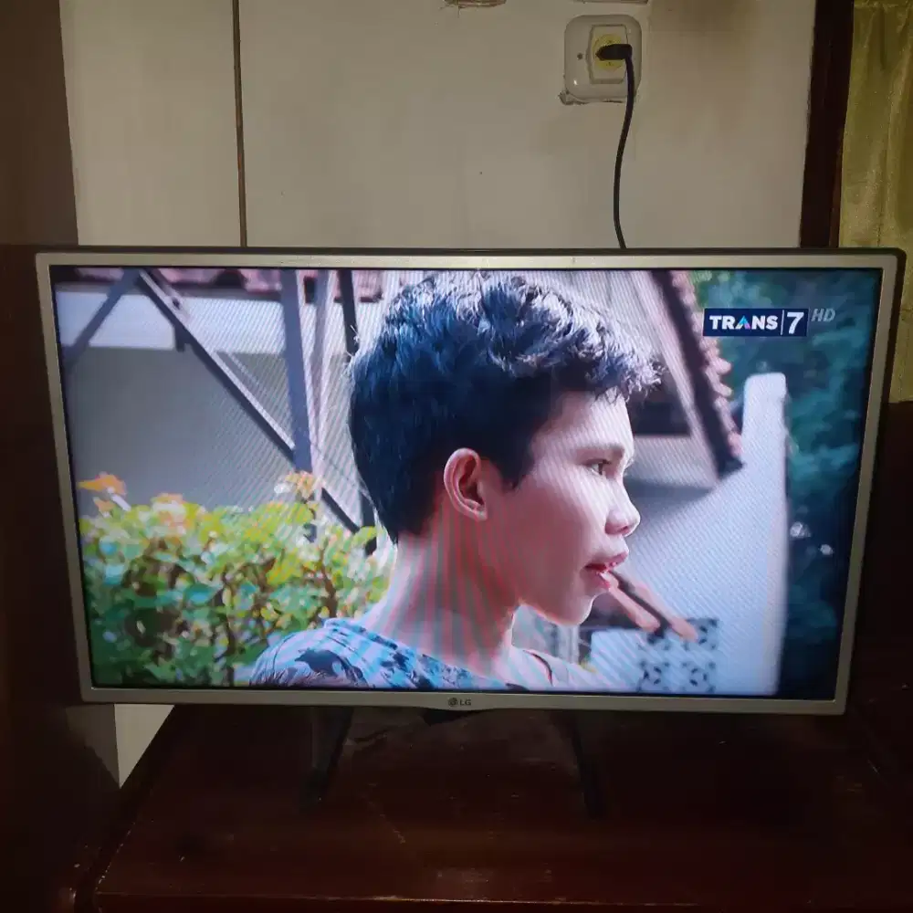 Tv Led 32 LG Digital & remot, bingkai silver, gambar bersih