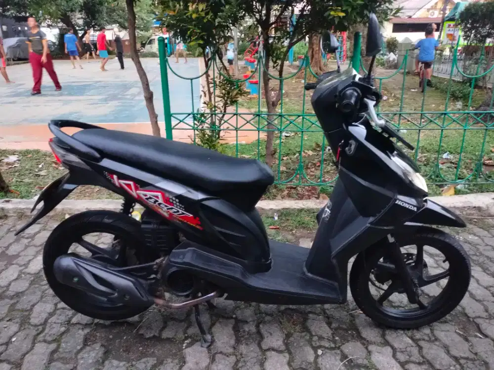 HONDA BEAT KARBU 2011 pajak panjang/B.bekasi kabupaten