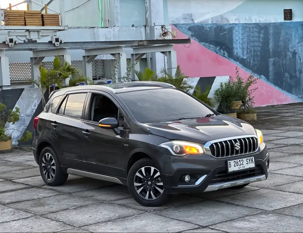 HOT DEALS ! KM 70.000 PAJAK 9/3026 SUZUKI S CROSS AT 2018 MURAH AJA