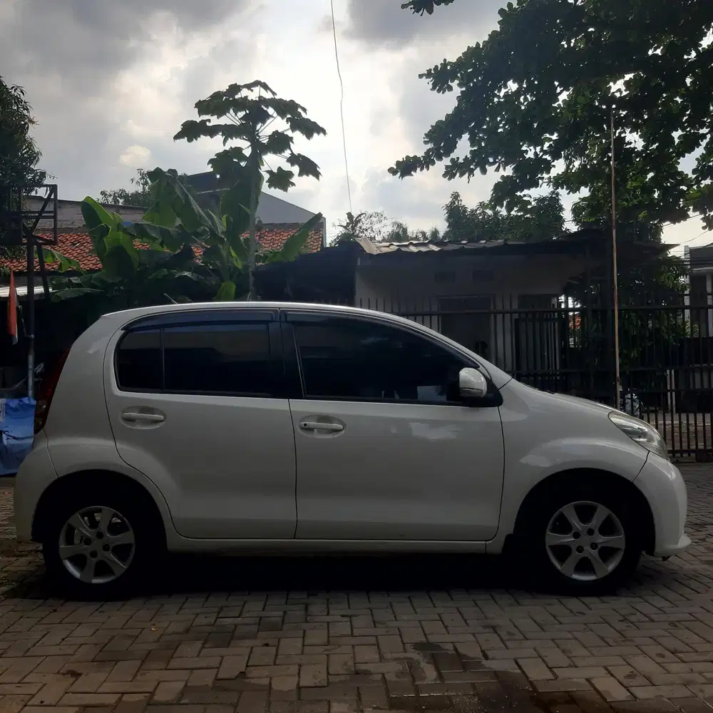 Daihatsu Sirion 2011 Bensin