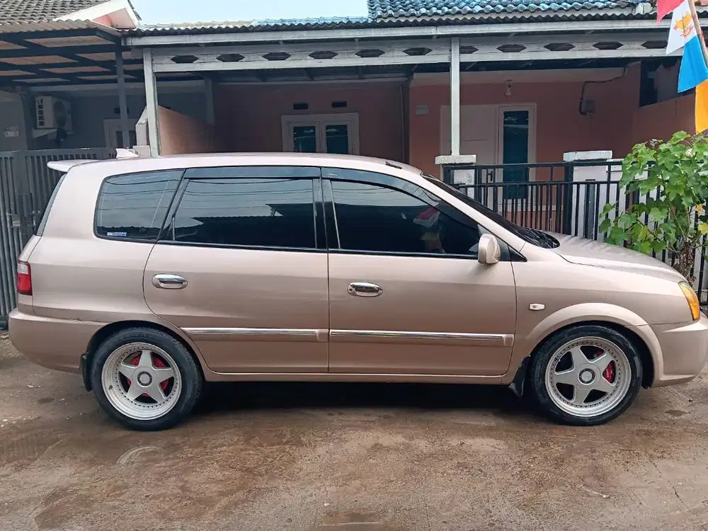 Dijual cepat KIA Carens 47jt