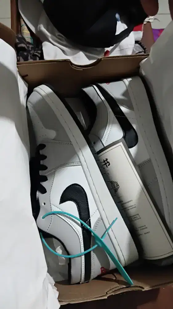 Sepatu Jordan aj1 smoke grey low