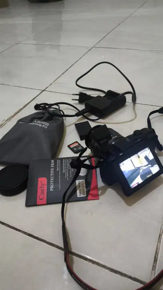 Jual kamera CANON M10