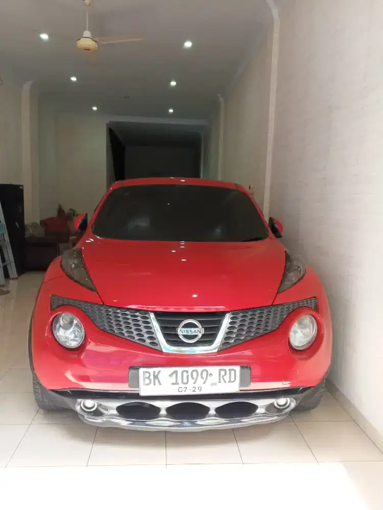 Nissan Juke RX red interior a/t 2014