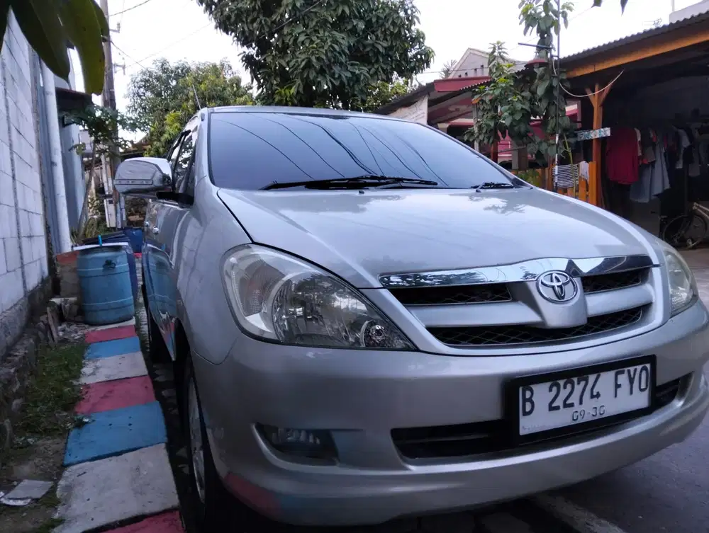 Toyota Kijang Innova 2005 Bensin