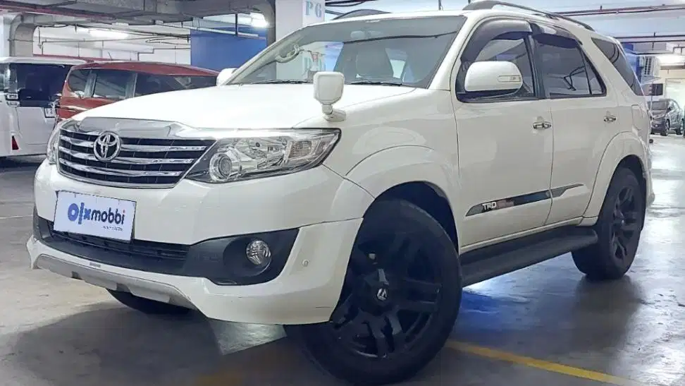 TDP 10JT Toyota Fortuner 2.7 G TRD Bensin-AT Putih 2013