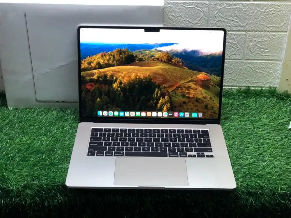 MacBook Air 15 inch 2023 Chip M2 IBOX CC 21 BH 100% LikeNew Siap Pakai