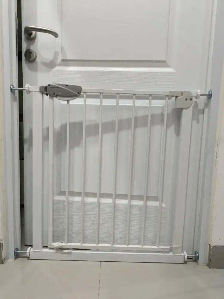 Baby safety gate pagar baby bekas
