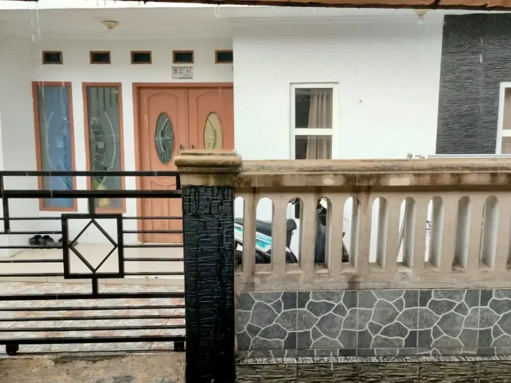 Dijual Rumah Kontrakan+Kontrakan 1 Pintu Strategis di Cikupa, Tangerang!