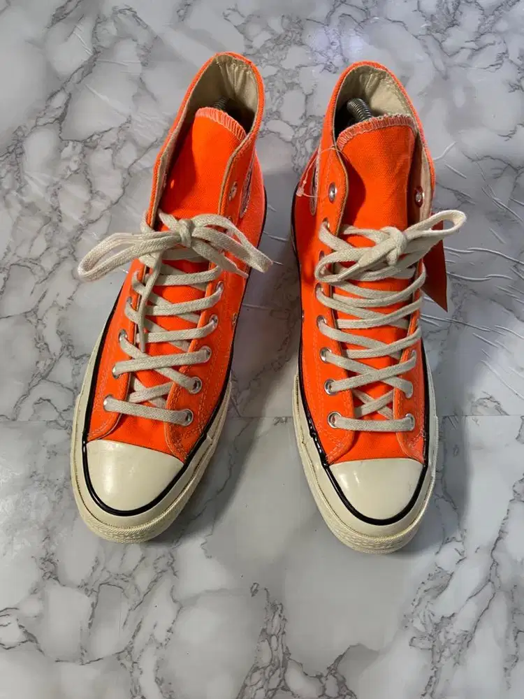 Sepatu Convers 70s Orange