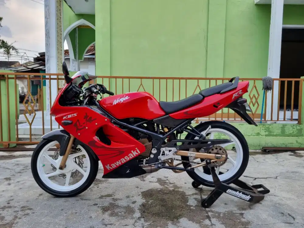 Kawasaki ninja rr old 2011 merah