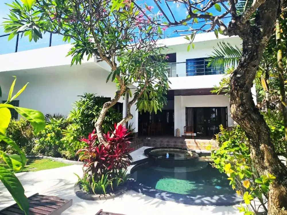 Villa Cantik Pinggir Pantai Tanjung Benoa Nusa Dua Bali