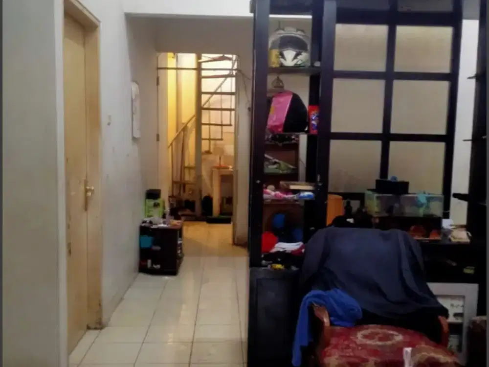 Rumah rapih siap huni di taman royal 2 cipondoh Tangerang