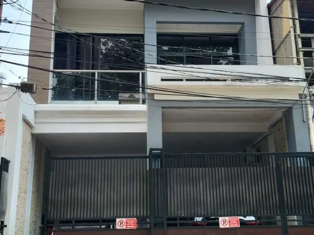 DIJUAL RUMAH SUDAH DEKORASI INTERIOR 4 LANTAI MURAH KELAPA GADING