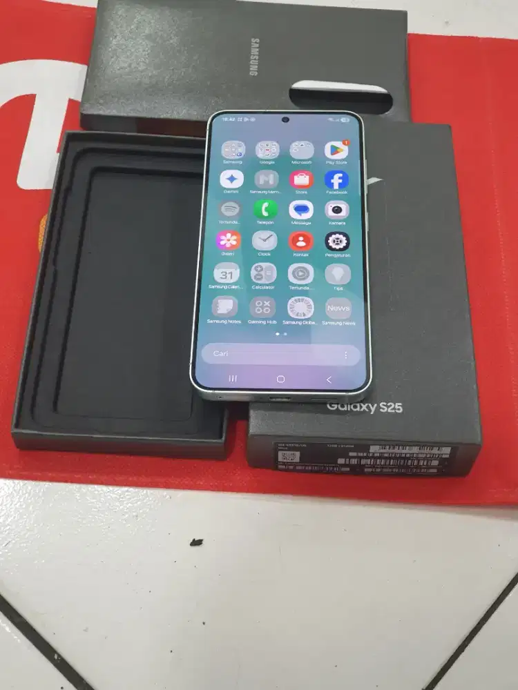 Samsung S25 12/512 mint sein 
Fullset acc orian