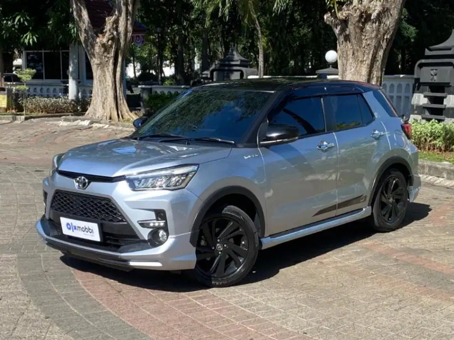 Toyota Raize 1.0 GR Sport Two Tone Bensin-AT 2022 HitamSilver LCAF