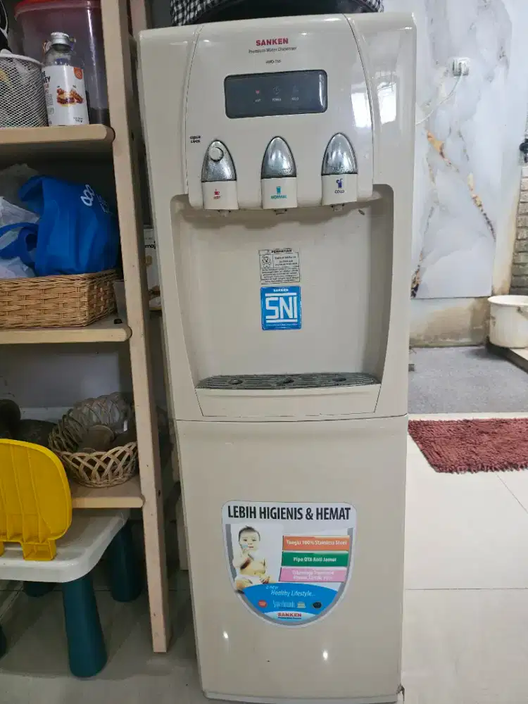 Di jual dispenser merek SANKEN
