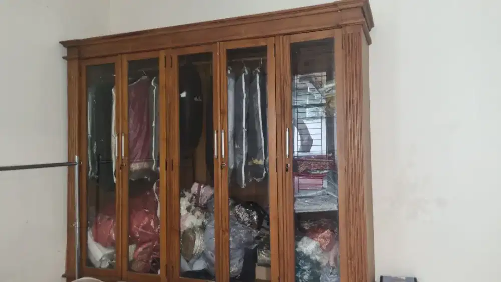 Lemari jati pintu 5