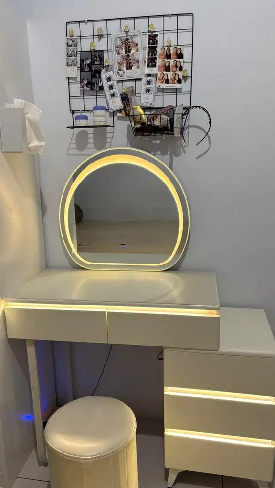 DRESSING TABLE / MEJA RIAS