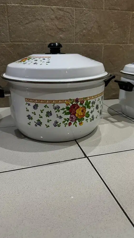 pemanas makanan dan panci maspion