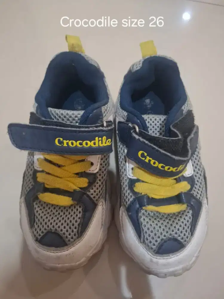Sepatu anak Crocodile size 26