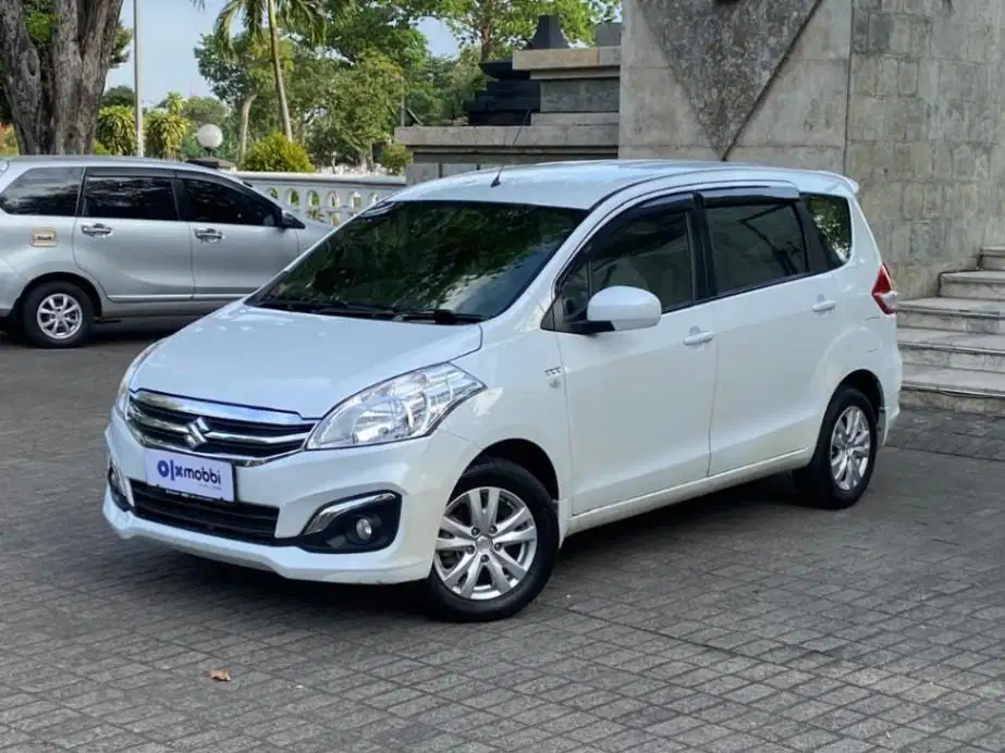 Like New Suzuki Ertiga 1.4 GL Bensin-MT 2017 Putih WZW