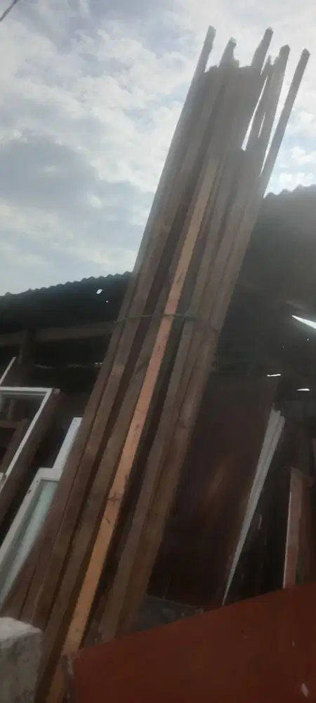 Jual kayu osok glugu 5*7*4mtr.