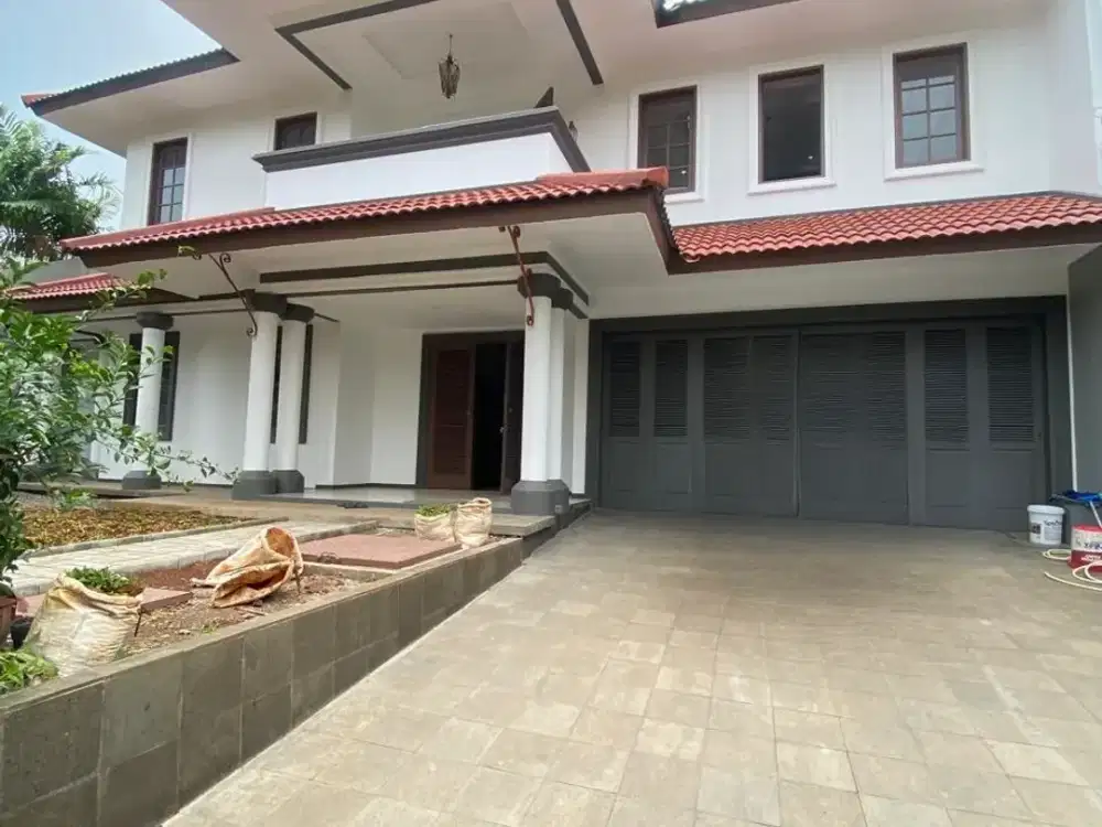 Classy and Beautiful Stand Alone House With Private Pool in Elite and Quiet Area Permata Hijau Near To Hero Supermaket Permata Hijau