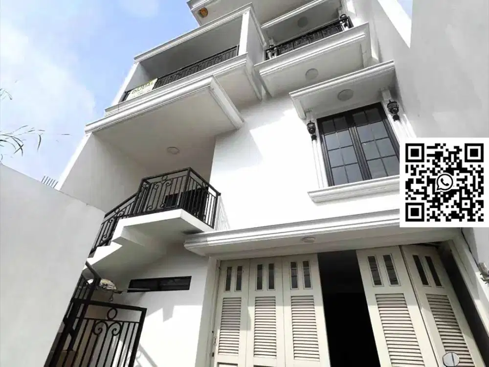 Rumah Modern Disewakan di Kebon Jeruk – Jalan Utama, Dekat Tol, 203 m²
