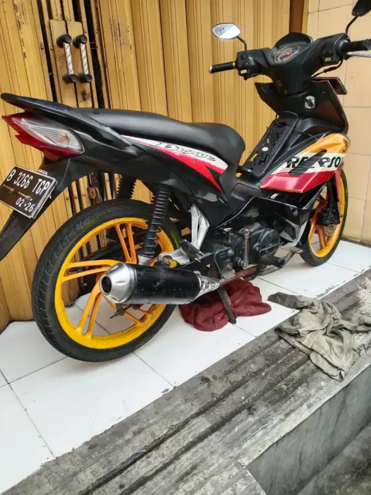 Motor Honda Blade Repsol 2011 Mulus