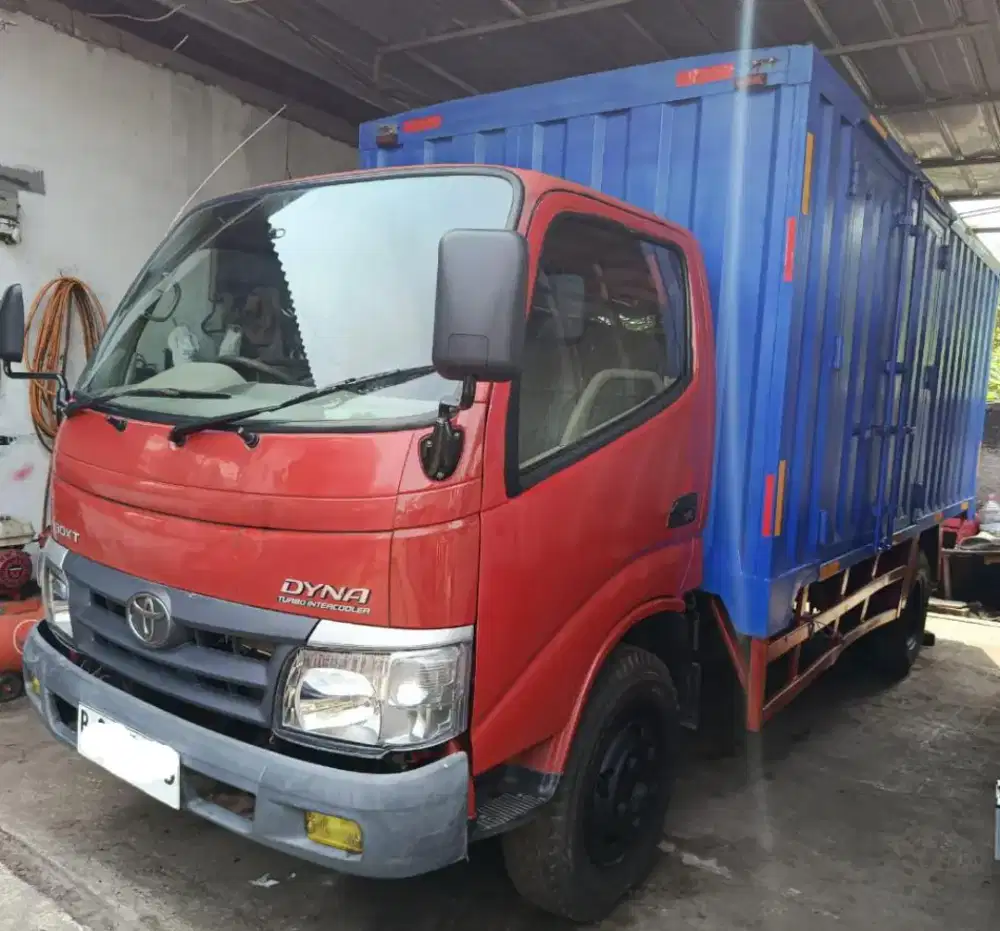 CDD TOYOTA DYNA 130 XT BOX 2013 DOUBLE BAN