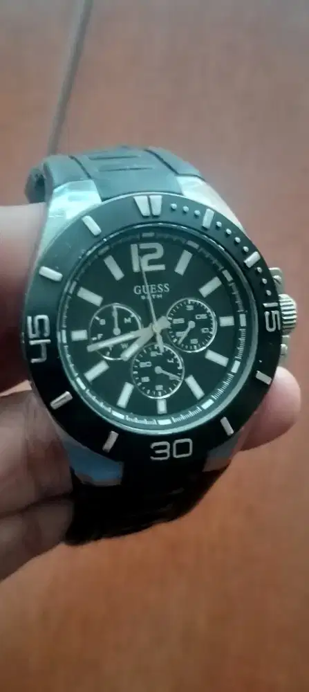 Jam Tangan Pria Guess Steel