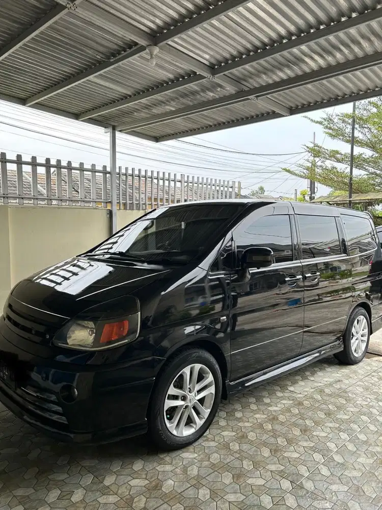 Dijual Nissan Serena 2010